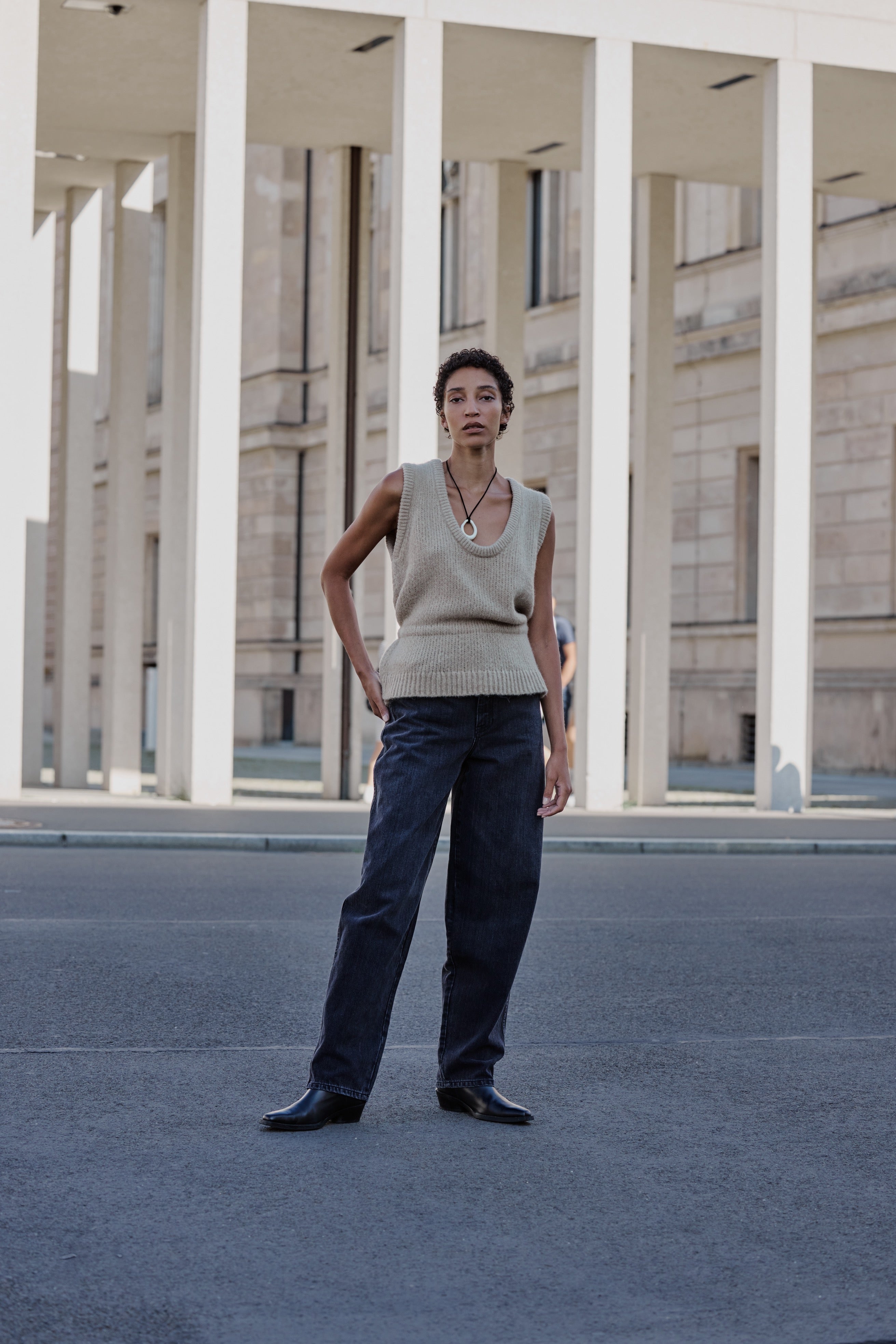 QUINN VEST IN WHEAT – James Street Co
