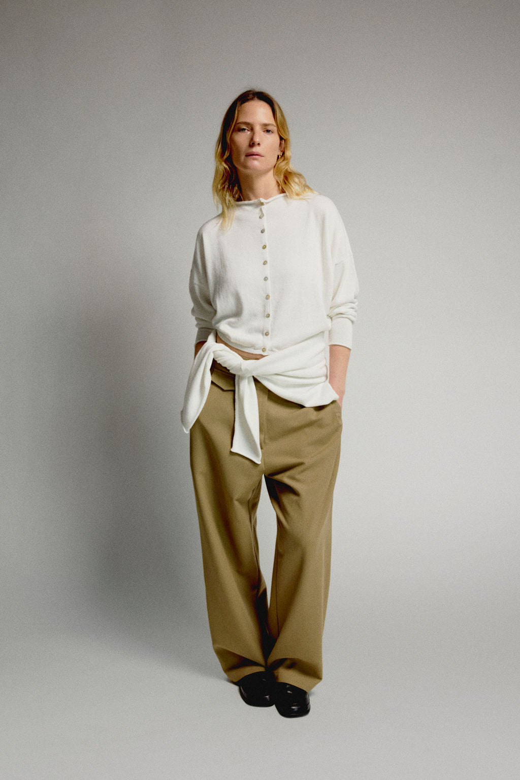 LIGHT PERI SHRUNKEN CARDIGAN IN WHITE – James Street Co